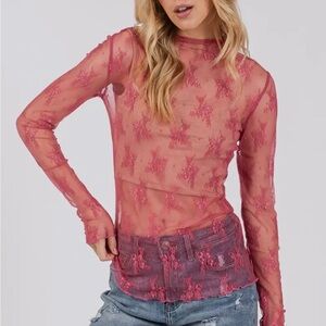 Long sleeve lace top in rose